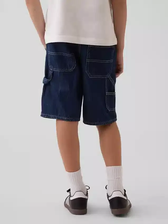Lösa, bekväma denimshorts i 90-talsstil för barn