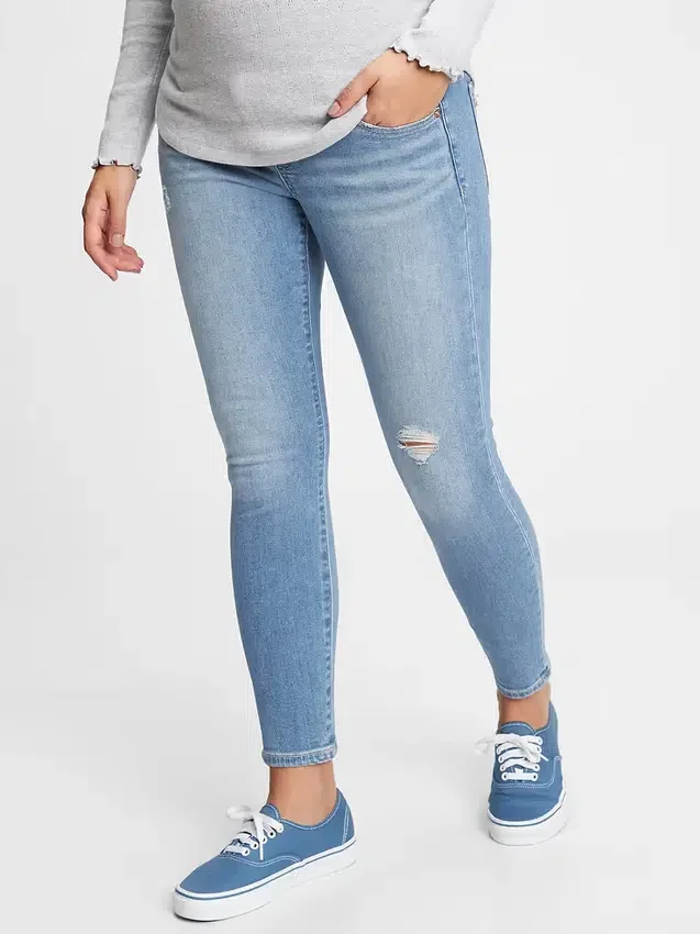 Mammakläder med äkta midjeband, helpanel och slitna detaljer, smala ankellånga Jeans