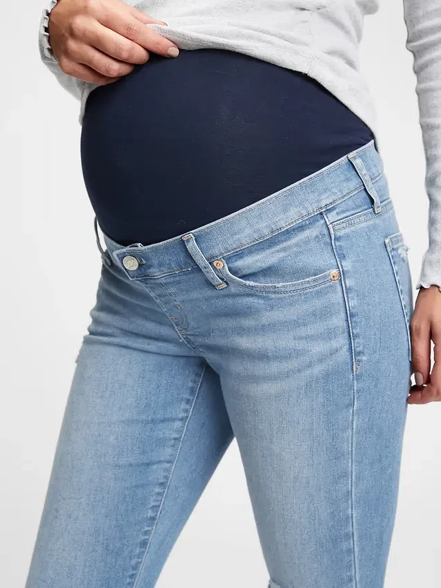 Mammakläder med äkta midjeband, helpanel och slitna detaljer, smala ankellånga Jeans