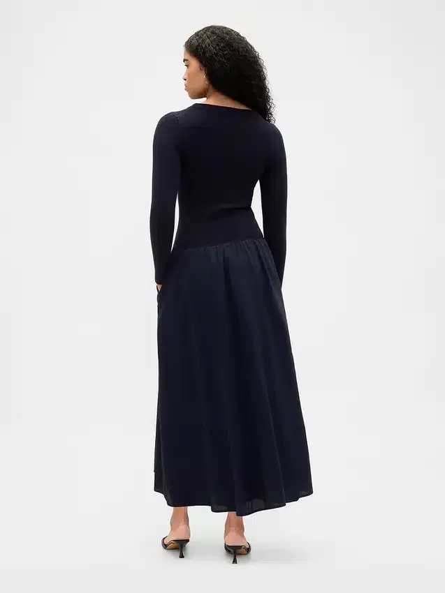 Maxiklänning i blandade material med låg midja