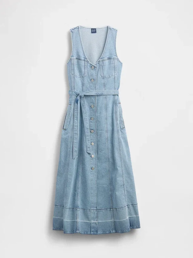 Maxiklänning i denim med knytbälte och knappar fram