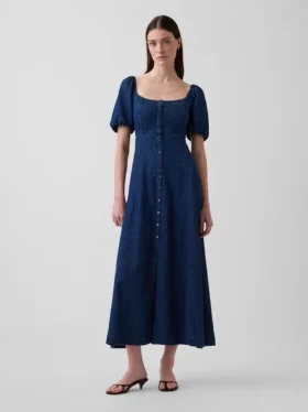 Maxiklänning i denim med puffärmar och knappar framtill