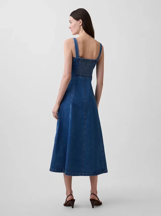 Maxiklänning i denim med rund halsringning