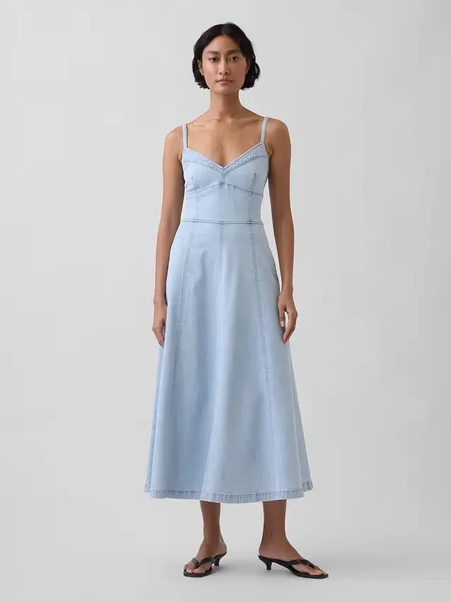 Maxiklänning i denim med sömmar i korsettstil