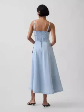 Maxiklänning i denim med sömmar i korsettstil