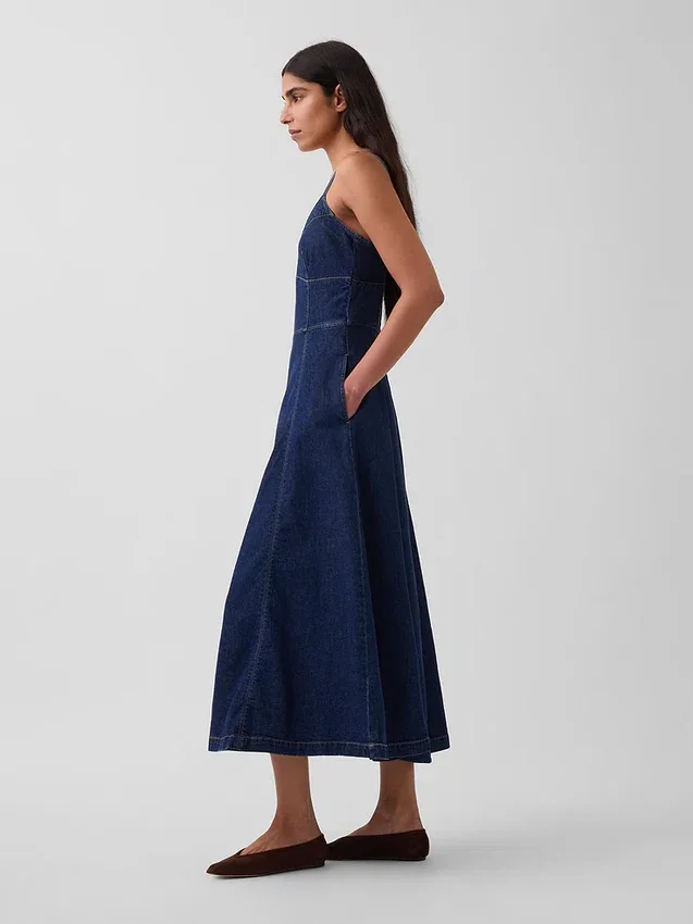 Maxiklänning i denim med sömmar i korsettstil