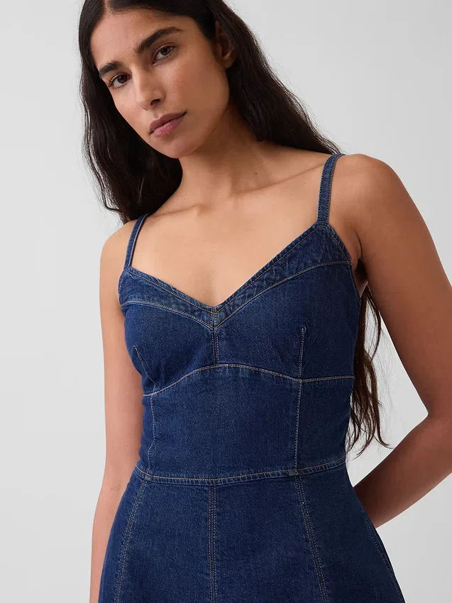 Maxiklänning i denim med sömmar i korsettstil