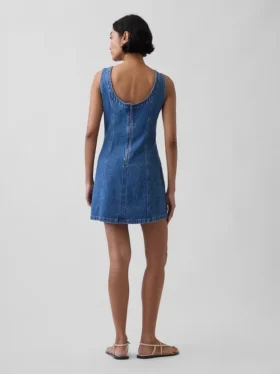 Miniklänning i denim med båthals och öppen rygg