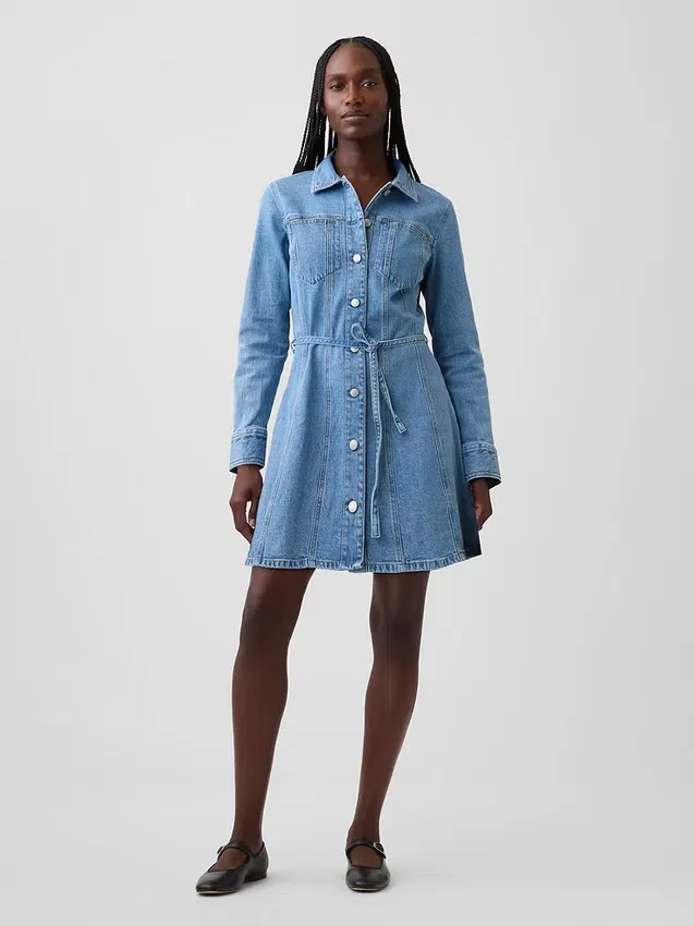 Miniklänning i denim med knappar fram