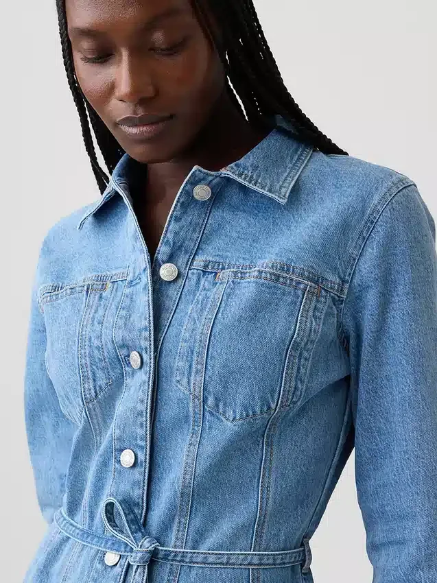 Miniklänning i denim med knappar fram