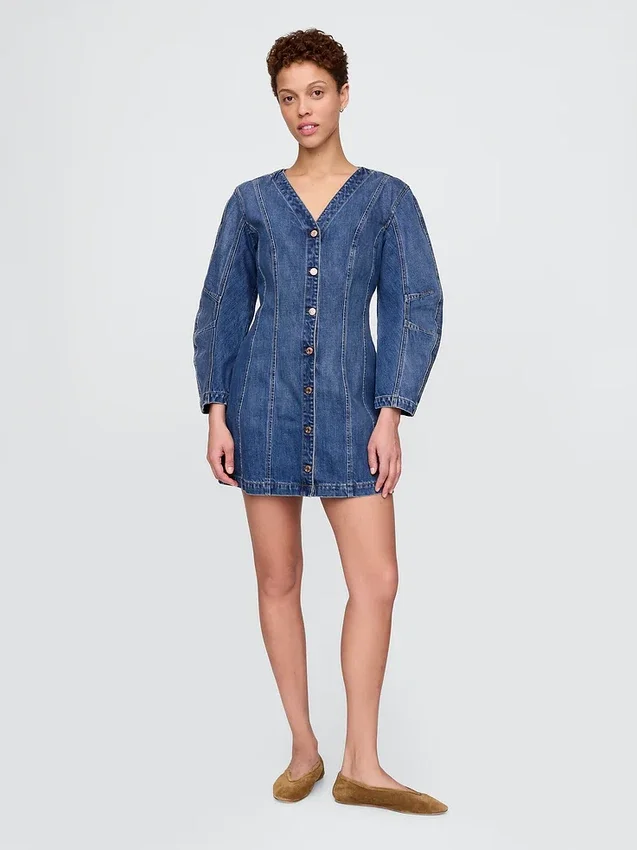 Miniklänning i denim med rörformade ärmar