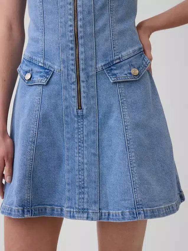 Miniklänning i denim med sömmar och dragkedja fram