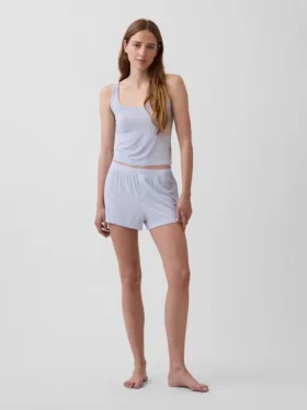 Mjuk pyjamaslinne i modal med ribbstickning