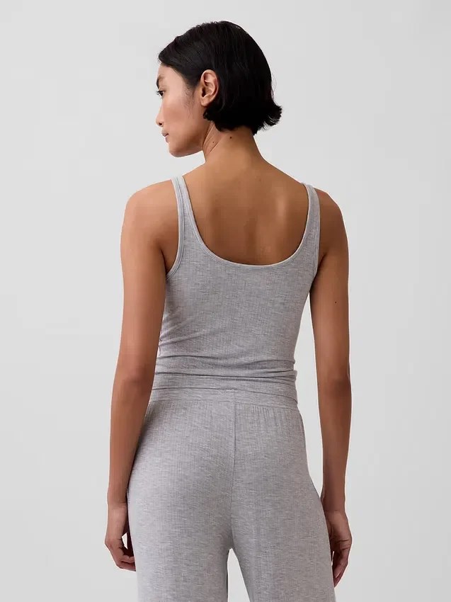 Mjuk pyjamaslinne i modal med ribbstickning