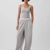 Mjuk pyjamaslinne i modal med ribbstickning