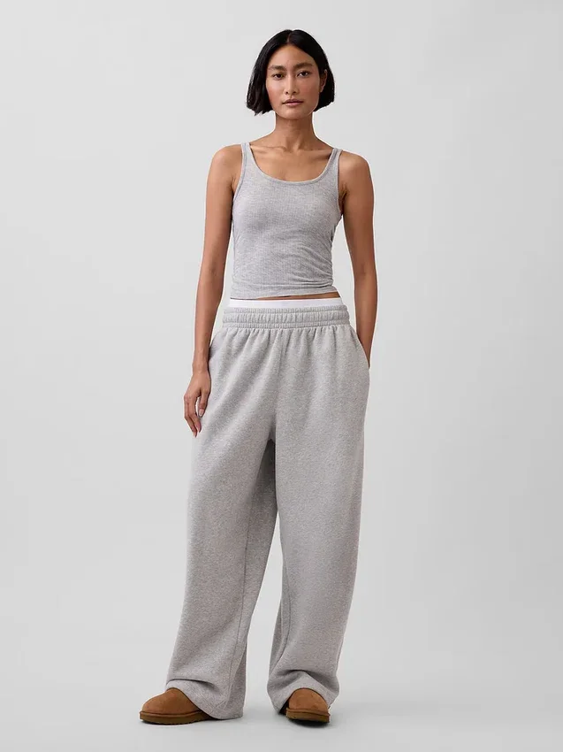 Mjuk pyjamaslinne i modal med ribbstickning