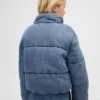 Mjuk, quiltad pufferjacka i denim med mykt foder för barn