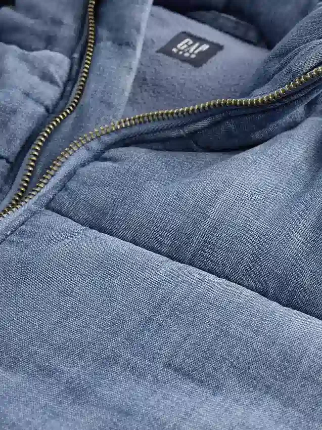 Mjuk, quiltad pufferjacka i denim med mykt foder för barn