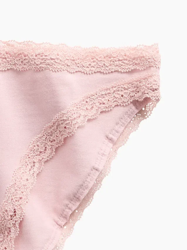 Mjukaste bikinitrosa i ekologisk stretchbomull med spetskant
