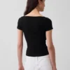 Modern kort topp med spetskant