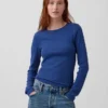 Modern ribbad T-shirt