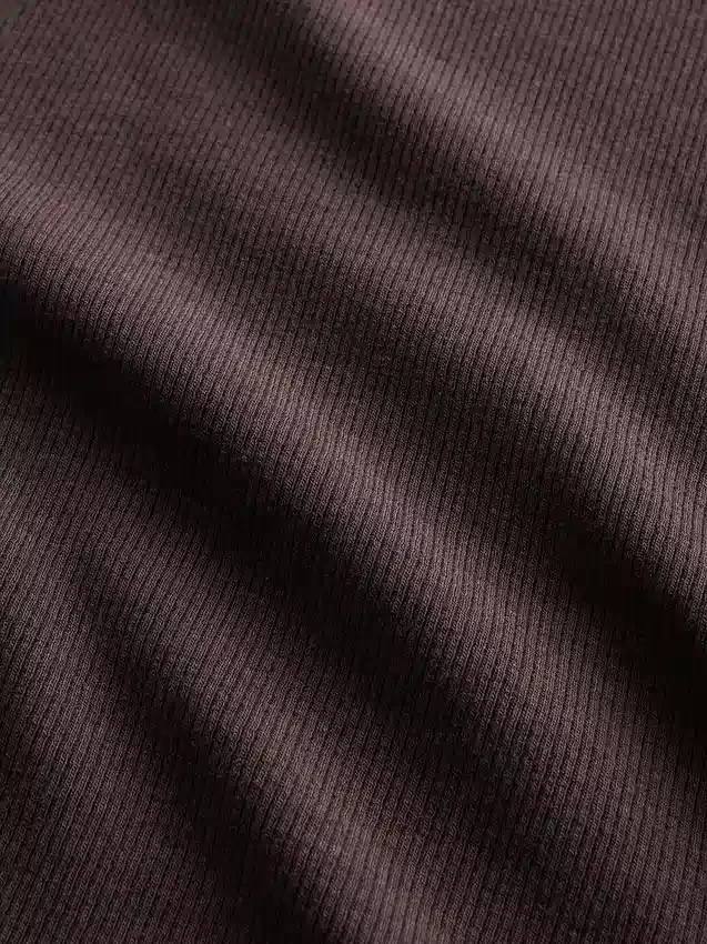 Modern ribbad T-shirt