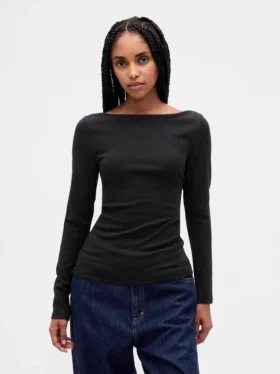 Modern T-shirt med båthals