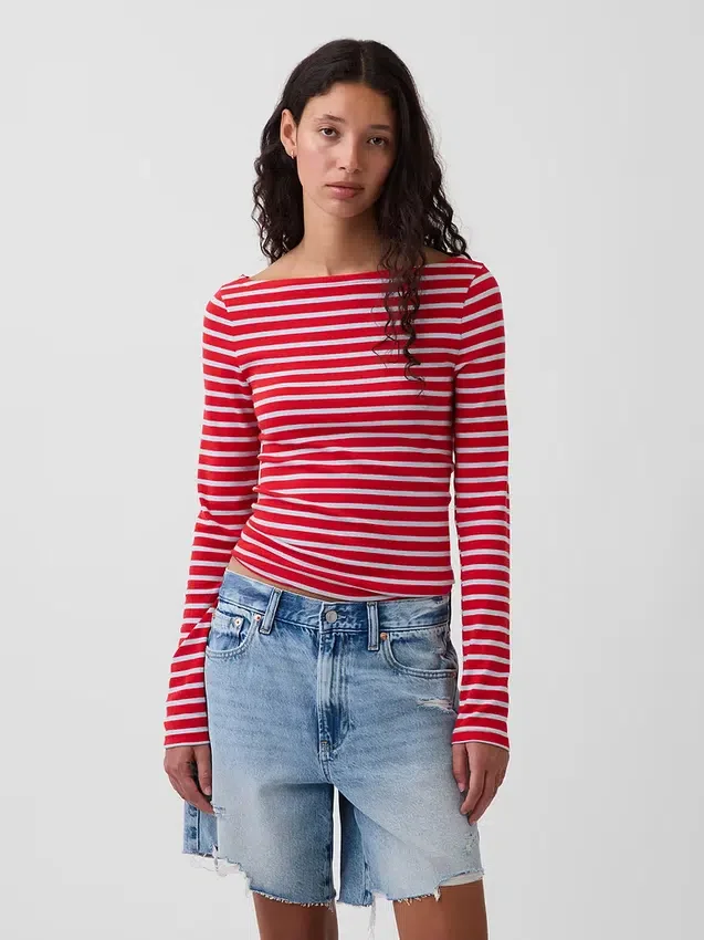 Modern T-shirt med båthals