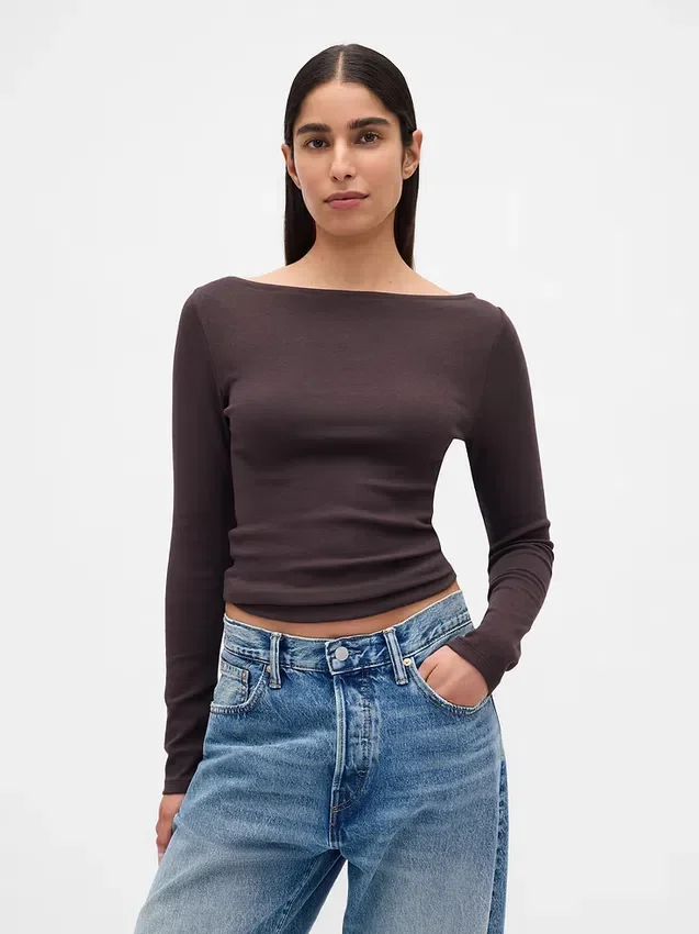 Modern T-shirt med båthals
