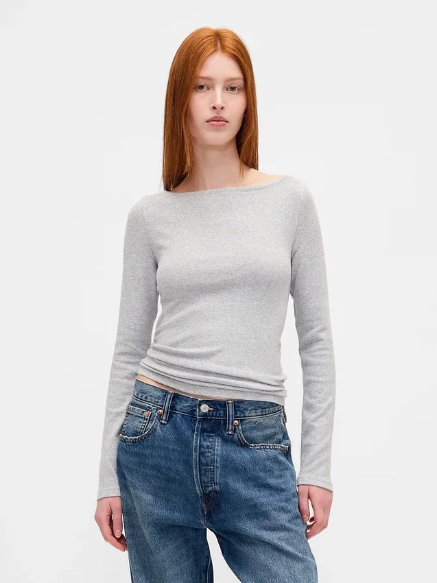Modern T-shirt med båthals