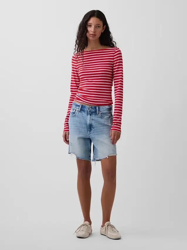 Modern T-shirt med båthals