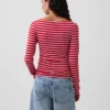 Modern T-shirt med båthals