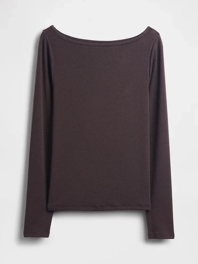 Modern T-shirt med båthals