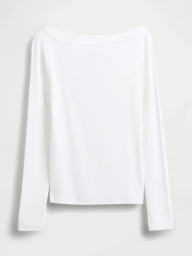 Modern T-shirt med båthals