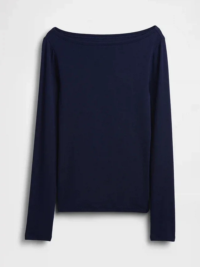 Modern T-shirt med båthals