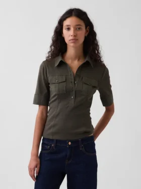 Modern T-shirt med halvlånga ärmar