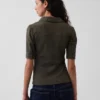Modern T-shirt med halvlånga ärmar