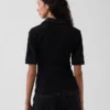 Modern T-shirt med halvlånga ärmar