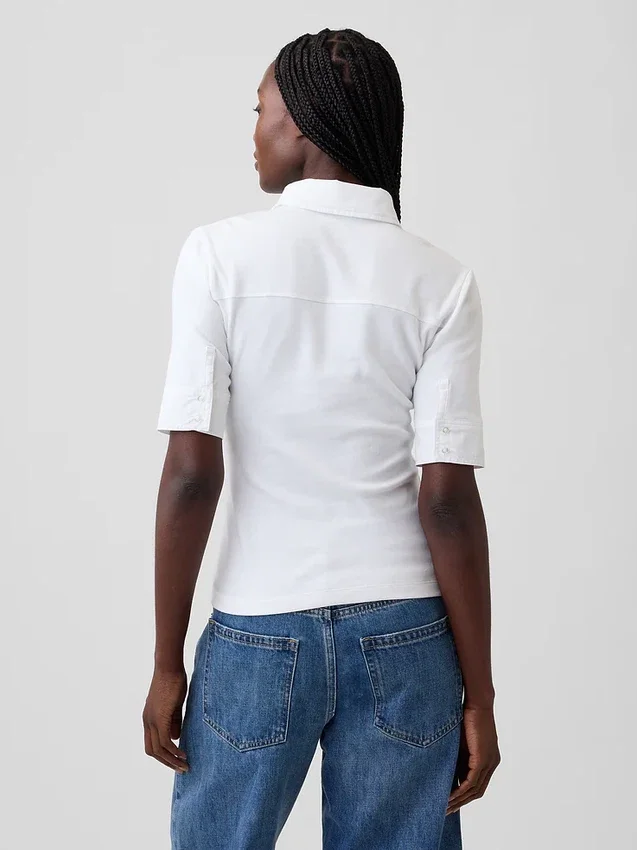 Modern T-shirt med halvlånga ärmar