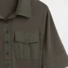 Modern T-shirt med halvlånga ärmar