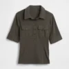 Modern T-shirt med halvlånga ärmar