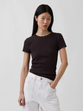 Modern T-shirt med rund hals