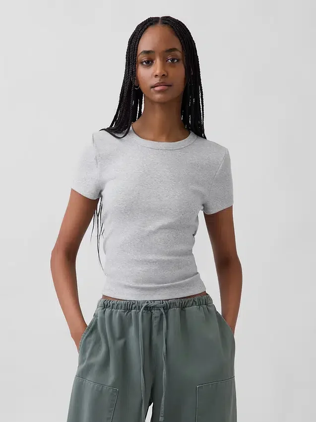 Modern T-shirt med rund hals