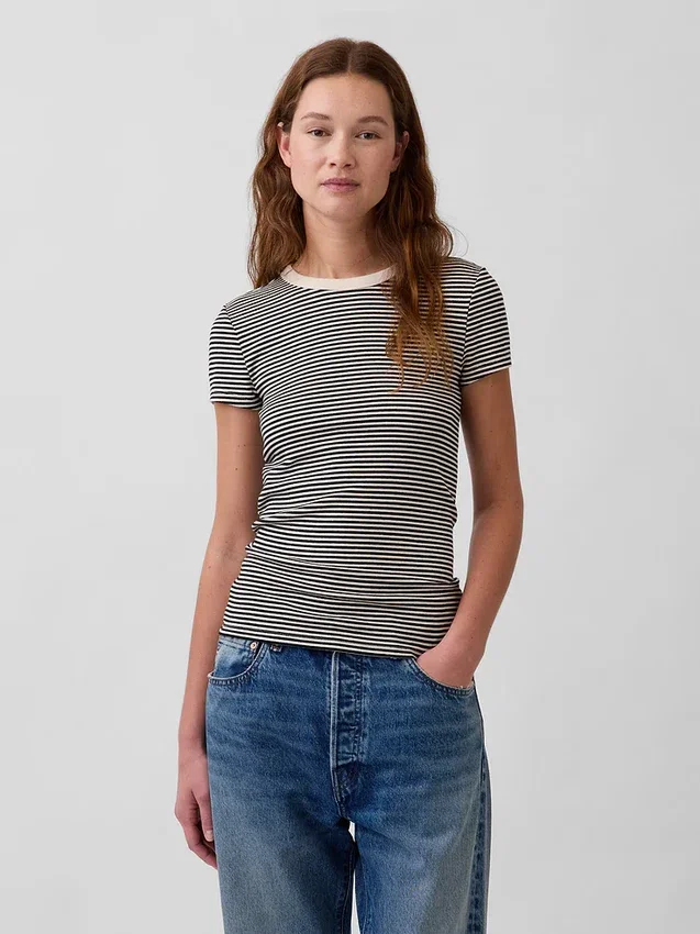Modern T-shirt med rund hals