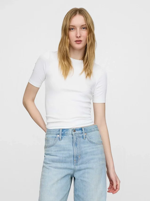 Modern T-shirt med rund hals