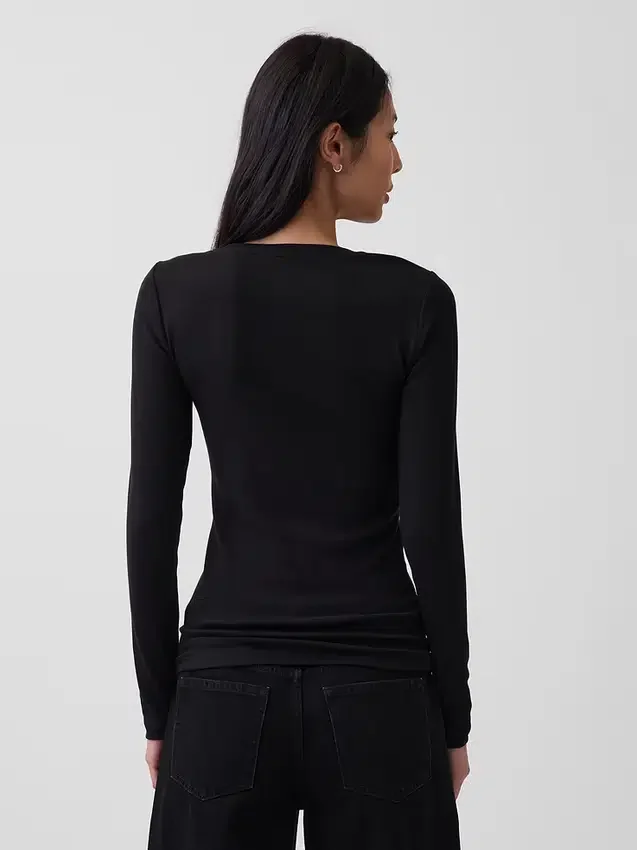 Modern T-shirt med rund hals
