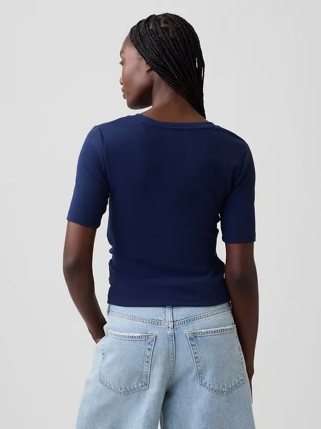 Modern T-shirt med rund hals