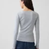 Modern T-shirt med rund hals