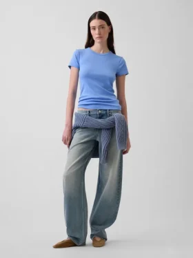 Modern T-shirt med rund hals