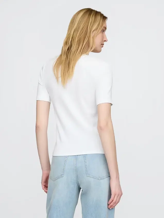 Modern T-shirt med rund hals